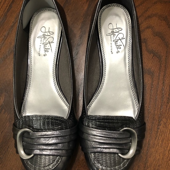 7.5 Steel grey flats - Picture 1 of 3